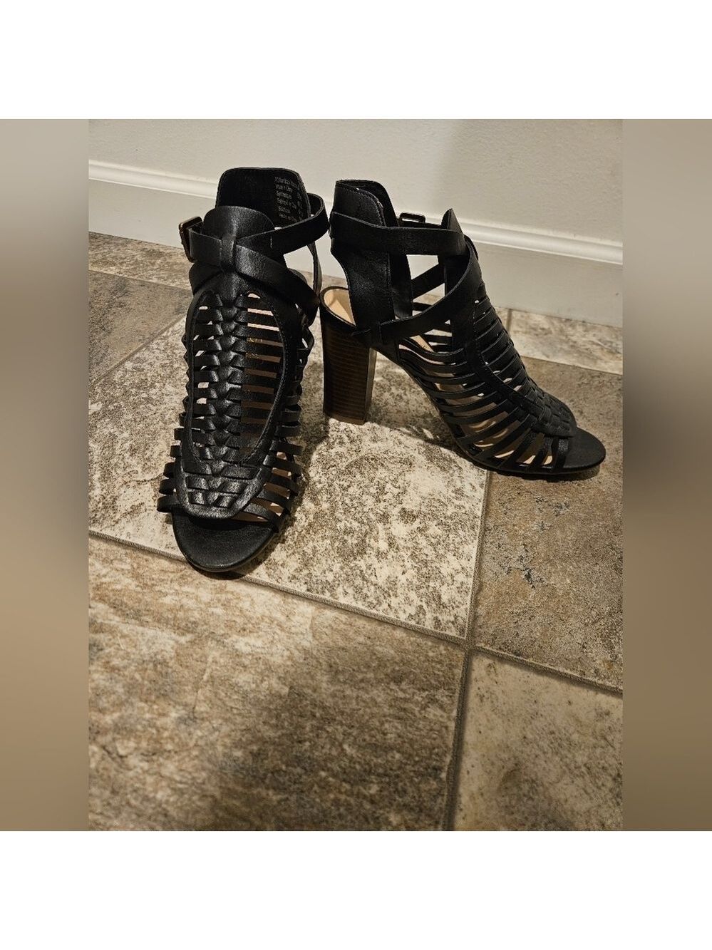 AMERICAN EAGLE BLACK FAUX LEATHER PEEPTOE STRAPPY HIGH BLOCK HEEL SANDALS SIZE 8